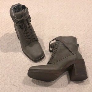 Crown Vintage Olive Green Heeled Boots Size 6M